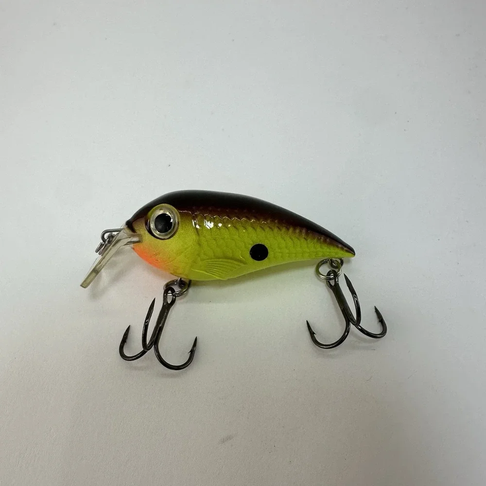 Bomber Fat Free Shad Crankbait Chartreuse Black Spot Bass Fishing Lure